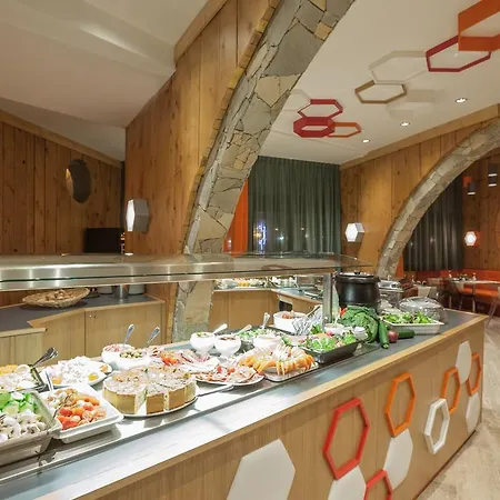 Royal Ours Blanc Boutique & 4*