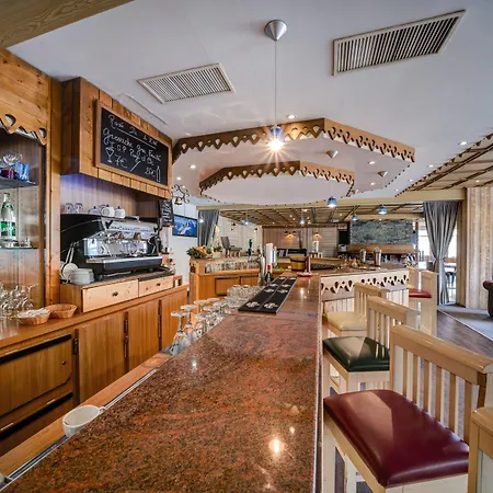 Royal Ours Blanc Boutique & Hotel Alpe d'Huez