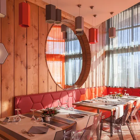 Royal Ours Blanc Boutique & Hotel 4*