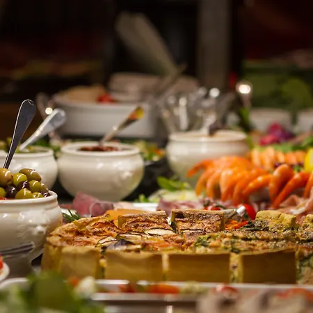 Royal Ours Blanc Boutique & Hotel 4*