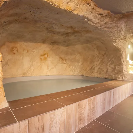 Royal Ours Blanc Boutique Hôtel&spa Hotel 4*