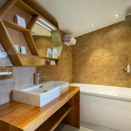 Royal Ours Blanc Boutique Hôtel&spa 4* Alpe dʼHuez